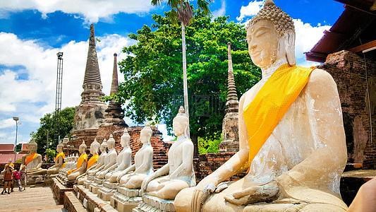 泰国佛教和中国佛教有什么区别？大乘佛教与小乘佛教解释！