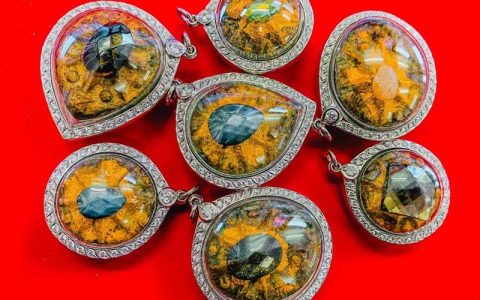 泰国佛牌有什么禁忌？佛牌别人可以碰吗？